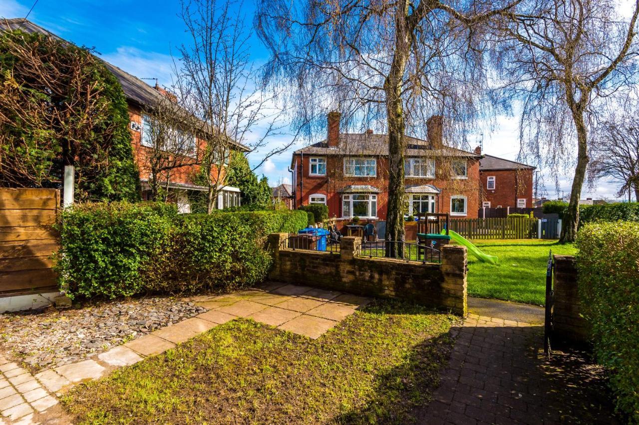 Nice Three Bedroom House In Manchester Exteriör bild